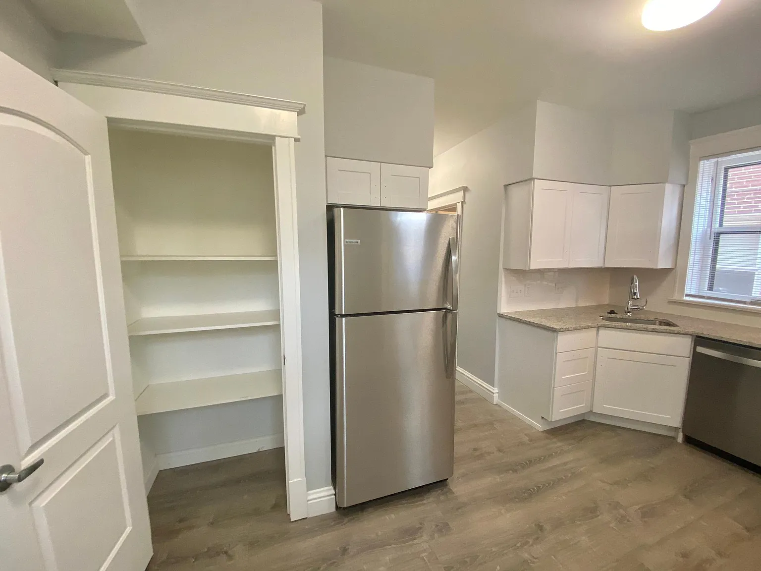 1 bed, $1,095 — Photo 3