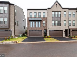 2613 Jetstream Rd, Herndon, VA 20171