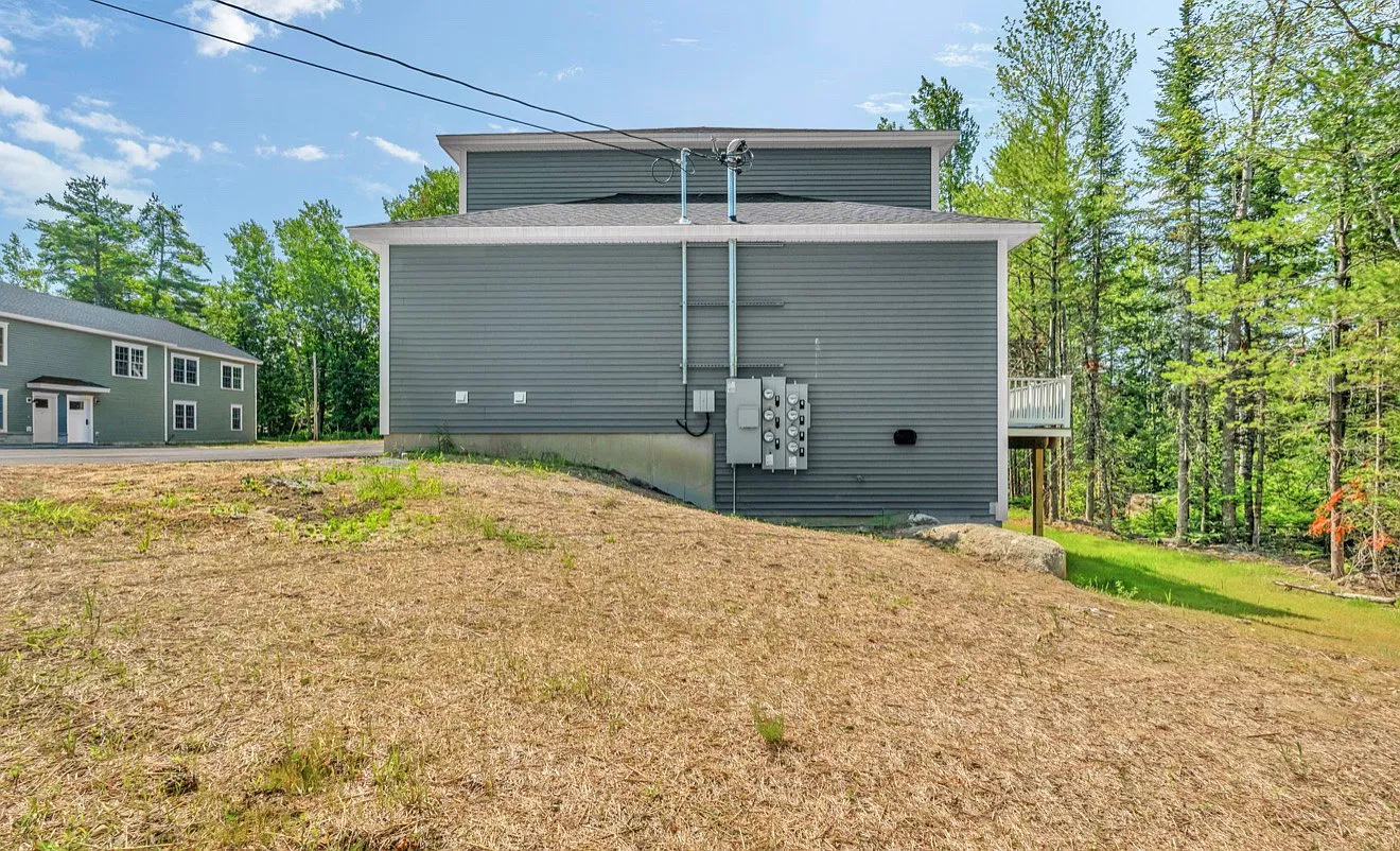 3 bed, 1.5 bath, 1080 sqft, $2,100 — Photo 4
