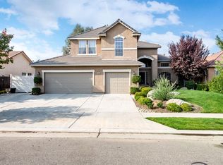 394 Hanson Ave, Clovis, CA 93611