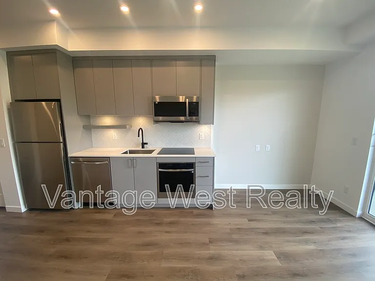 1274 Devonshire Ave #506 — Photo 3