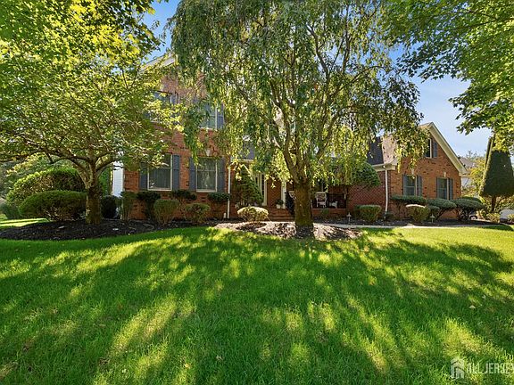 3rd image of 82 Milllers Grove Rd