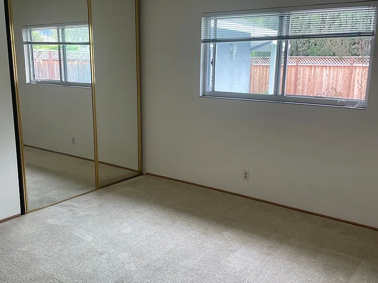 18354 Vanderbilt Dr — Photo 10