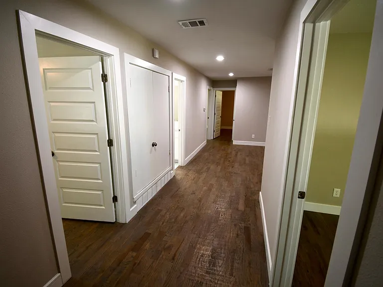 1015 Mitchell Rd — Photo 5
