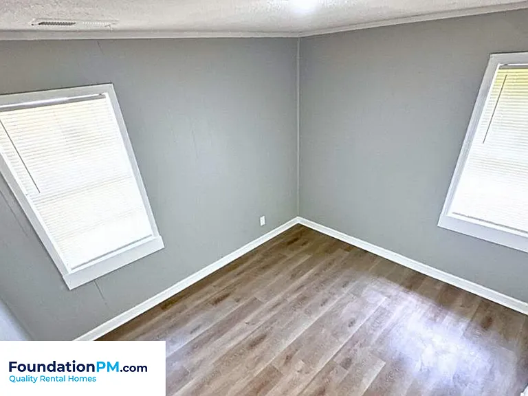 1748 Benning St — Photo 13