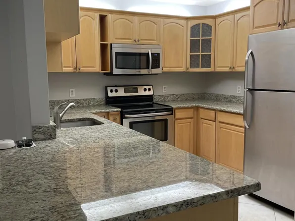 9037 SE Hobe Ridge Ave, Hobe Sound, FL 33455