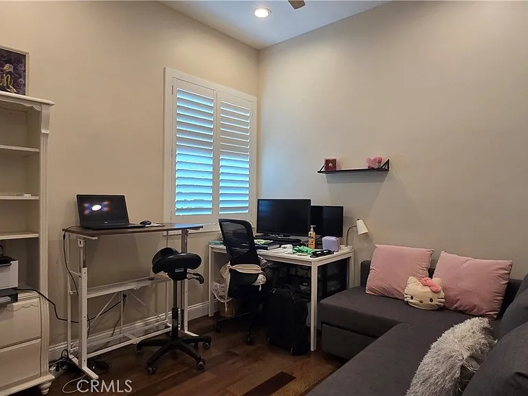 1018 La Presa Dr — Photo 20