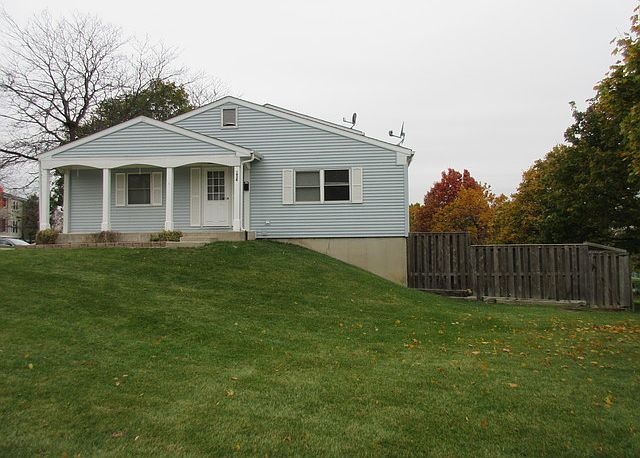 1st image of 1924 Oxford Ct