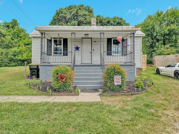 215 Circle Dr, Rocky Mount, VA 24151