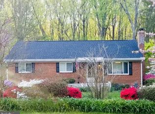 7022 Bradley Cir, Annandale, VA 22003