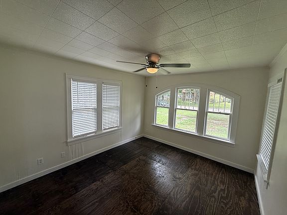 3rd image of 805 E 17th St