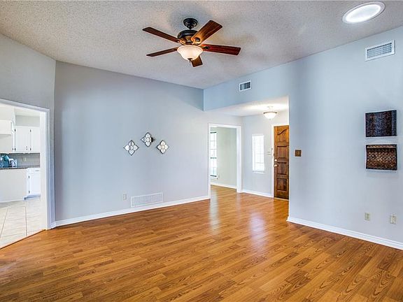 3rd image of 1013 Gageway Dr