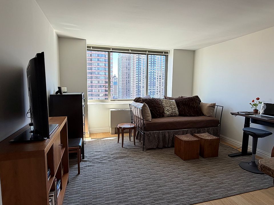 1st image of 1500 Lexington Ave APT 15C