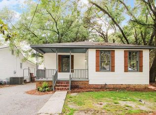 2720 E Surrey Dr, North Charleston, SC 29405