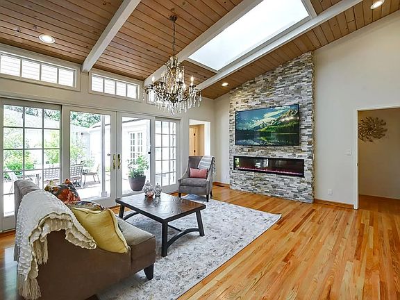 3rd image of 100 Montclair Rd #1