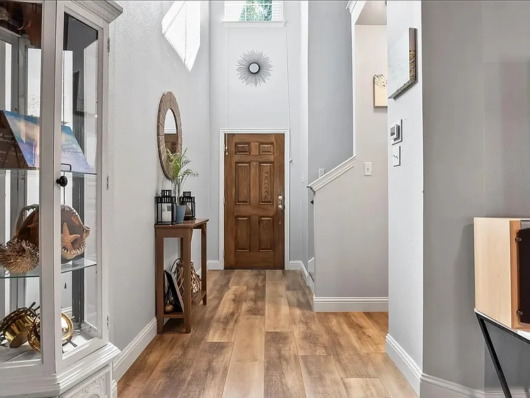 8739 Bigelow Dr — Photo 4