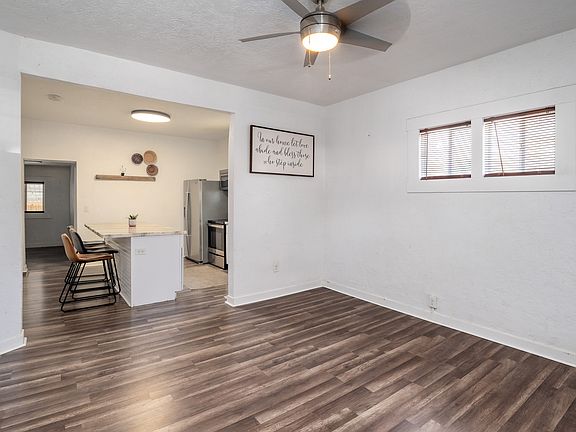 4th image of 323 32nd St