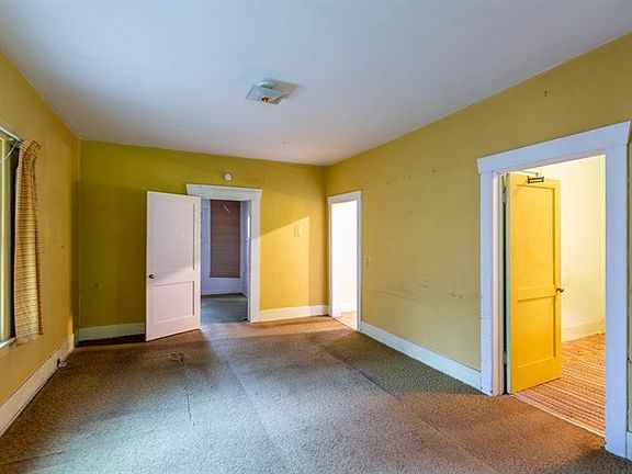 3rd image of 2711 E 19th Ave