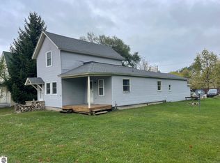 403 E Cayuga St, Bellaire, MI 49615
