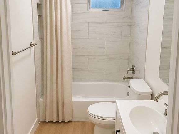 5th image of 8711 S 114th St #6A