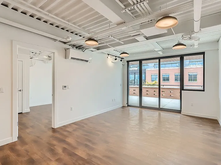 1102 Pearl St #302 — Photo 12