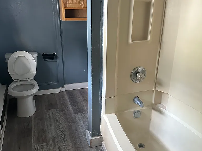 512 E Morton St #2 — Photo 3