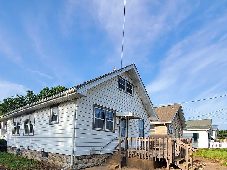 2300 State St — Photo 15