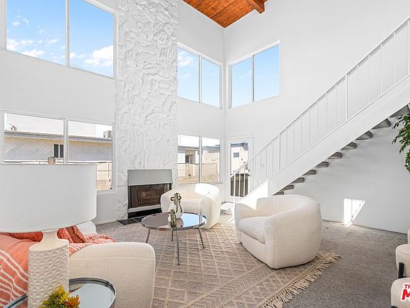 5th image of 16 Quarterdeck St Unit 301