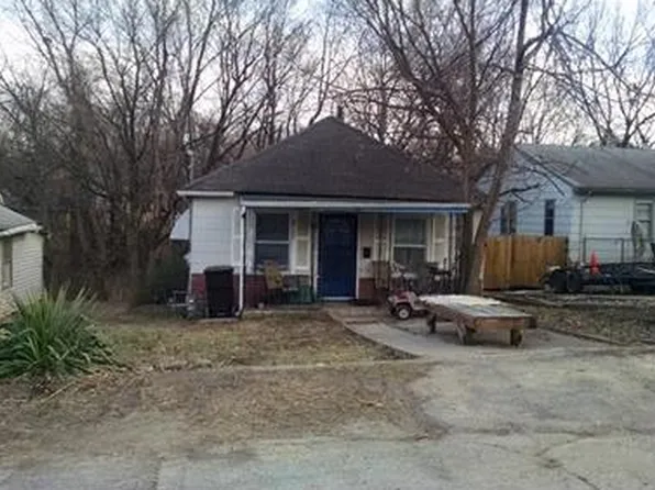 8727 E Wilson Rd, Independence, MO 64053