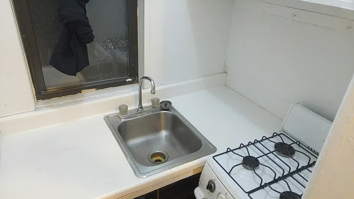 Rented by Downtown Mgt & Realty LLC | media 15