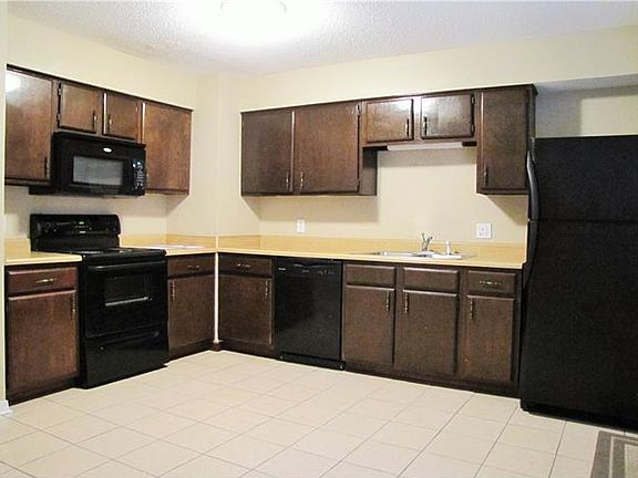 5th image of 845 Lafayette St APT C