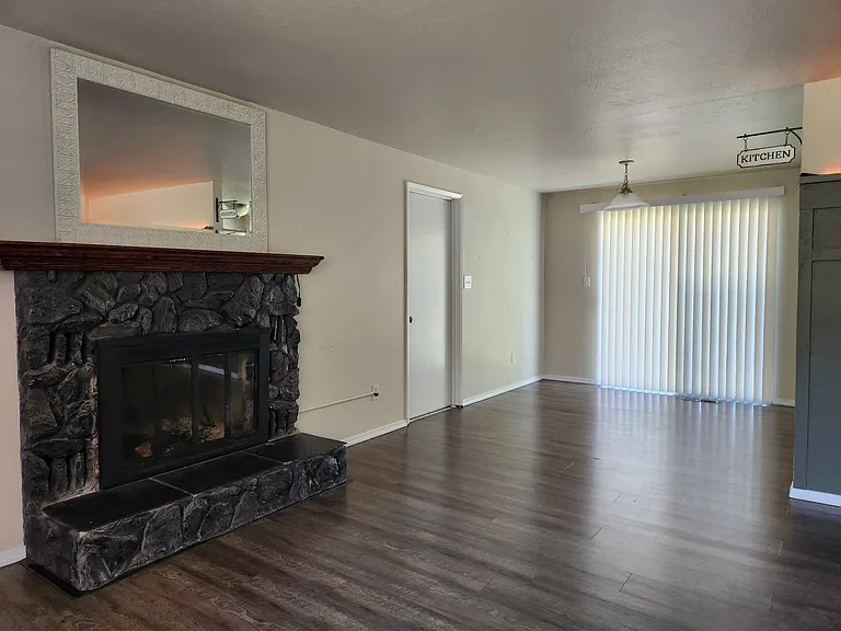 2217 Harrison Ave — Photo 3
