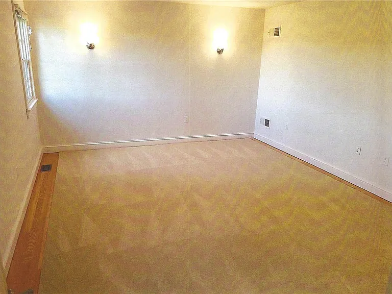 2367 Route 100 — Photo 16