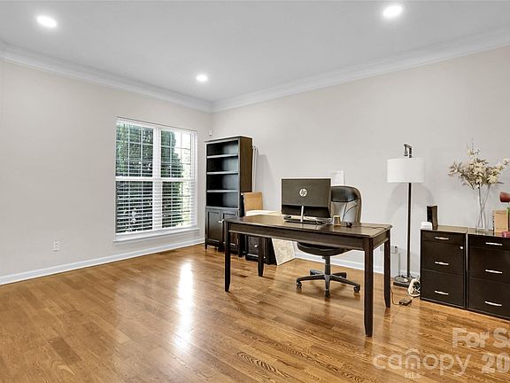 4th image of 10706 Hellebore Rd
