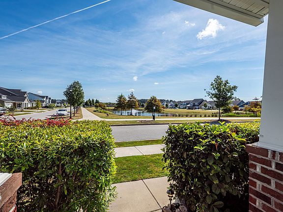 2nd image of 210 Garden Lily Ln