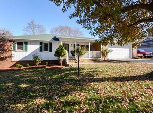 806 N 11th Ave, Ozark, MO 65721