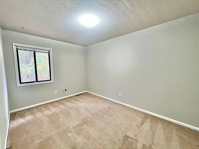 6011 Dixon Dr — Photo 15
