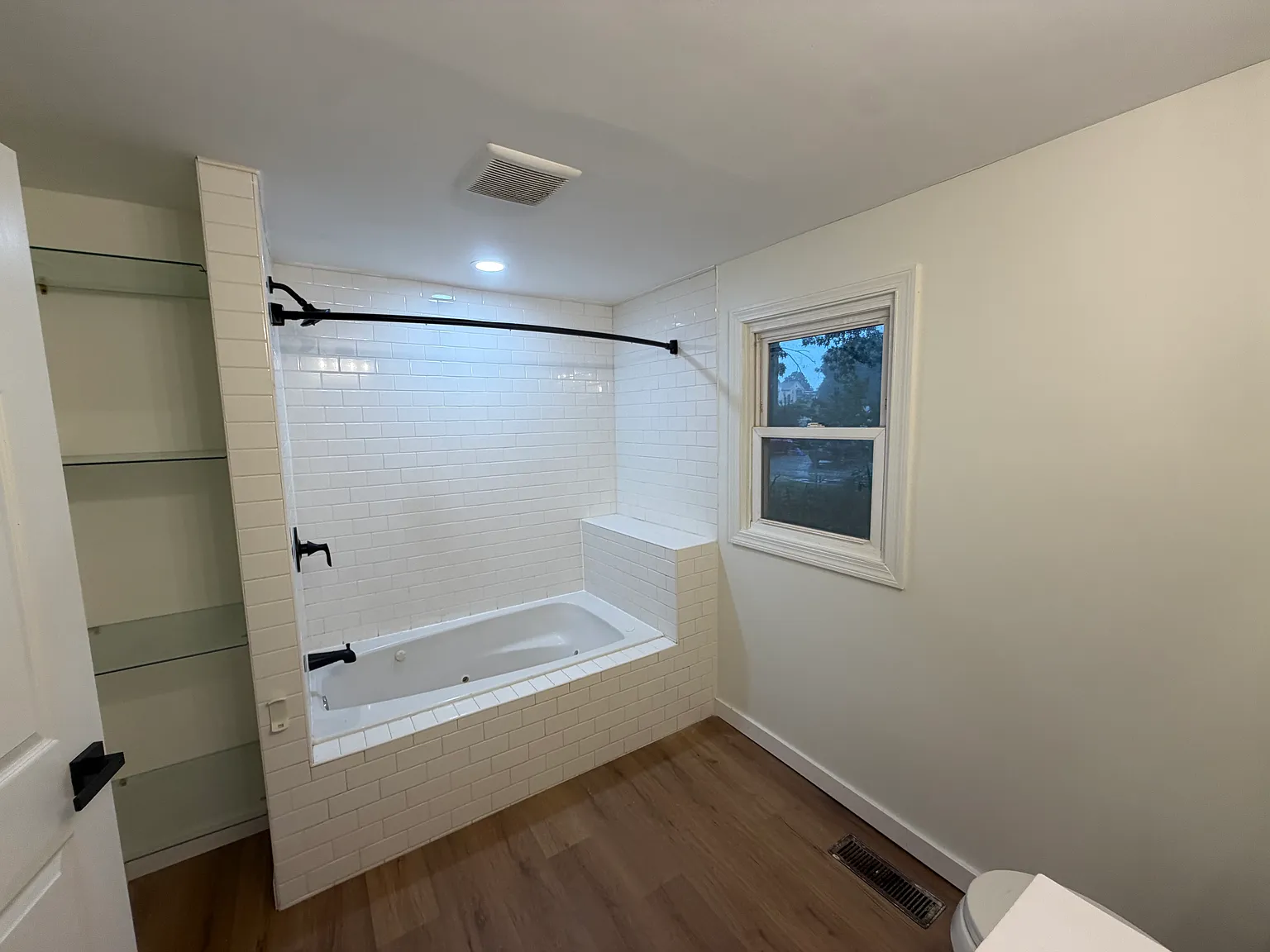 2 bed, $1,850 — Photo 4