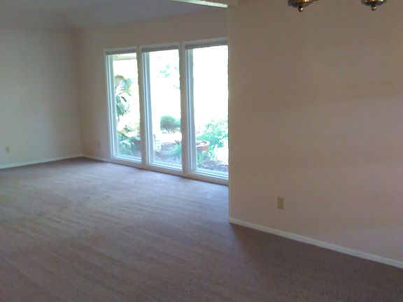 4th image of 8826 N Ione Ave