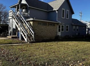 806 3rd St #1, Victor, IA 52347