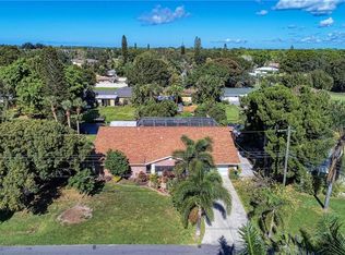 3733 Saint Charles Cir, Sarasota, FL 34233