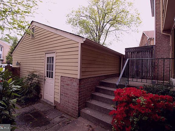 2nd image of 9734 Duffer Way
