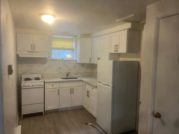 4th image of 252 Berkshire Blvd APT 1B