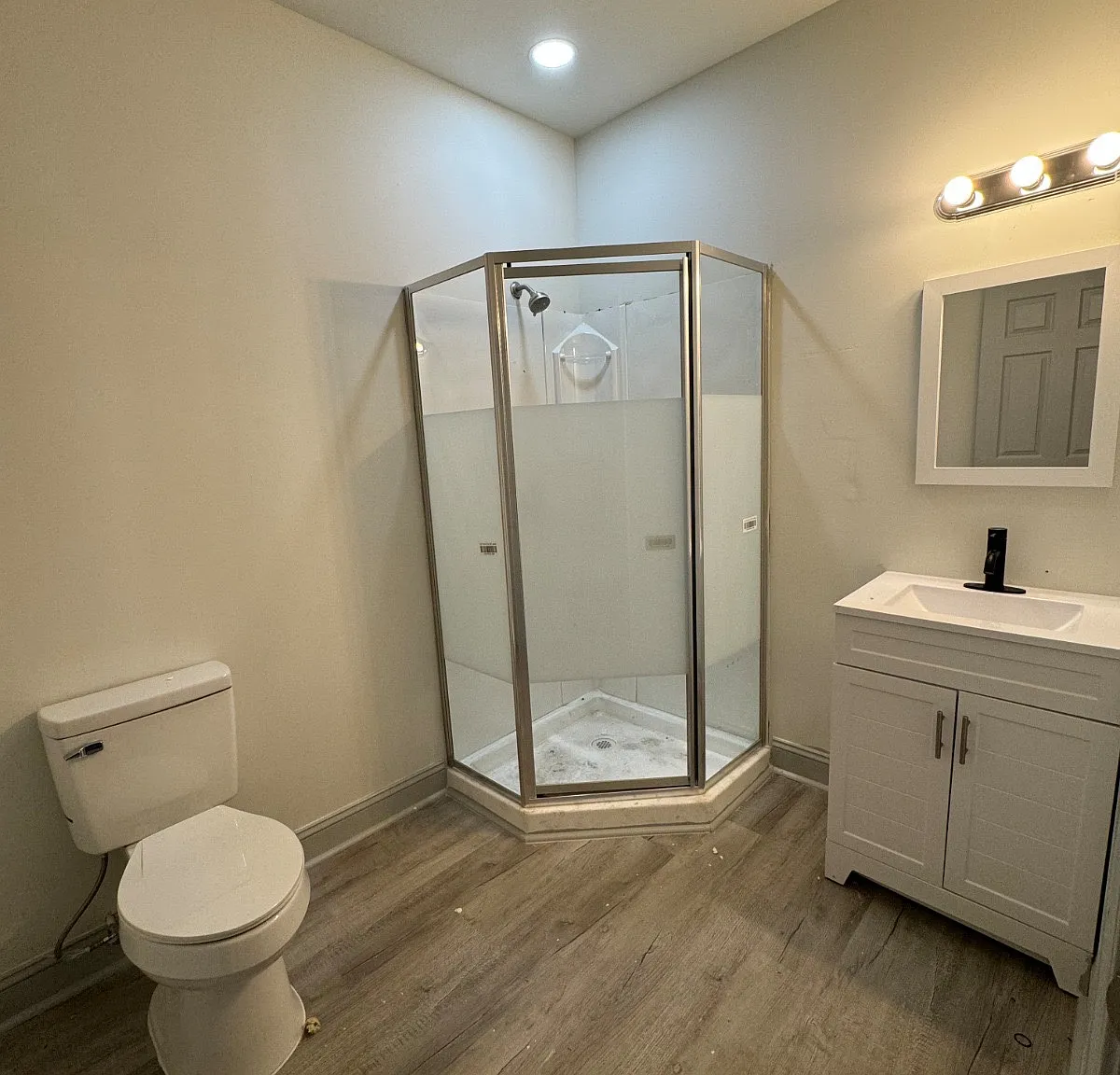 1 bed, 800 sqft, $1,300 — Photo 4