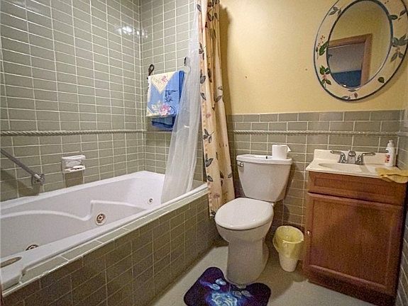 5th image of 591 Edward Ln