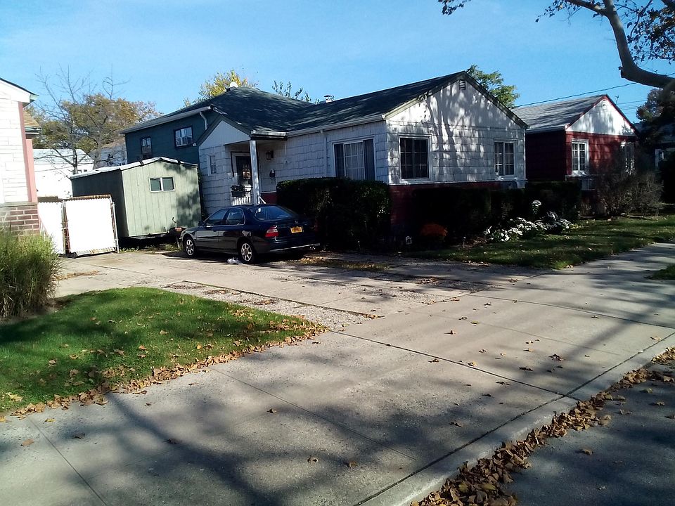1st image of 1221 E 100th St