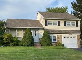 923 Catalpa Rd, Warminster, PA 18974