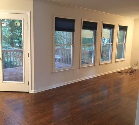3rd image of 3020 Summer Point Dr