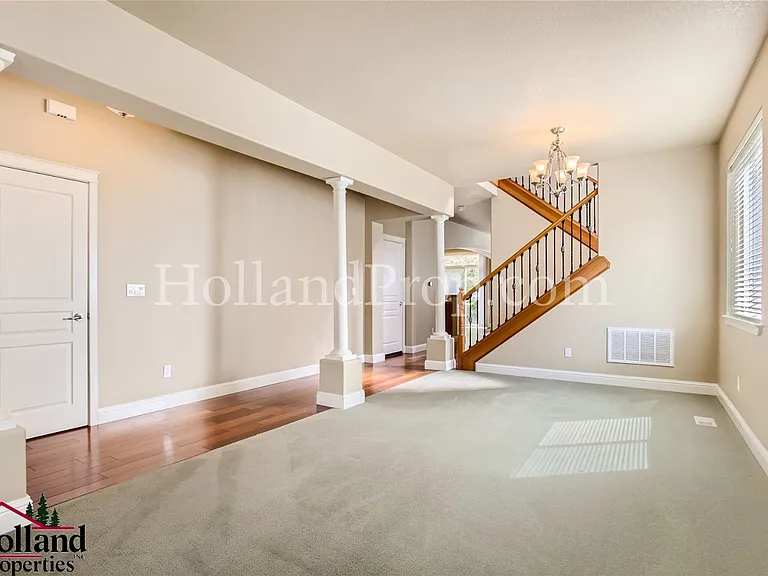 342 NW Malia Ln — Photo 6
