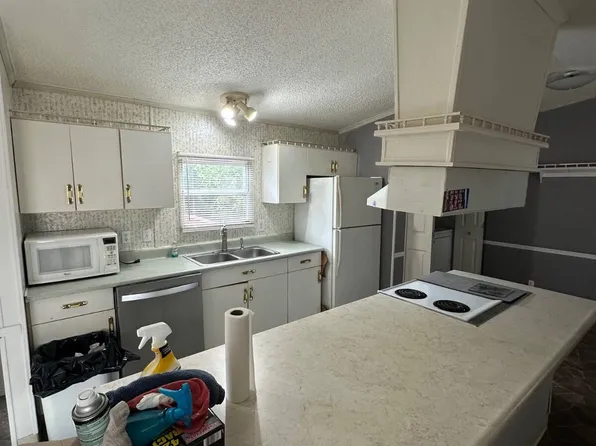 1249 Amberleaf Ln, Fenton, MO 63026